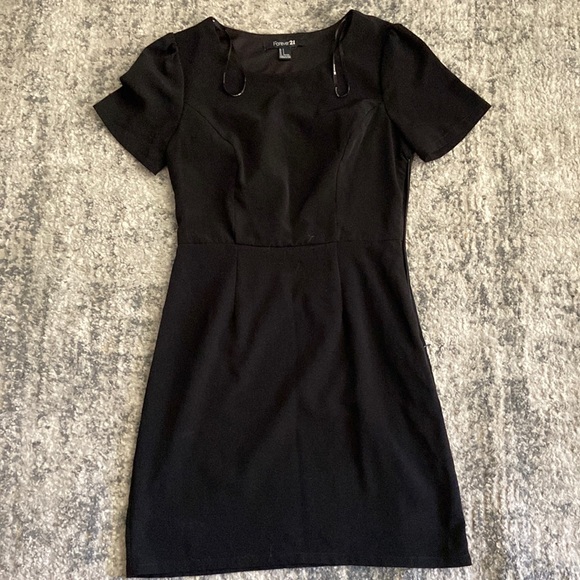 Forever 21 Dresses & Skirts - *MOVING SALE* Forever 21 black dress